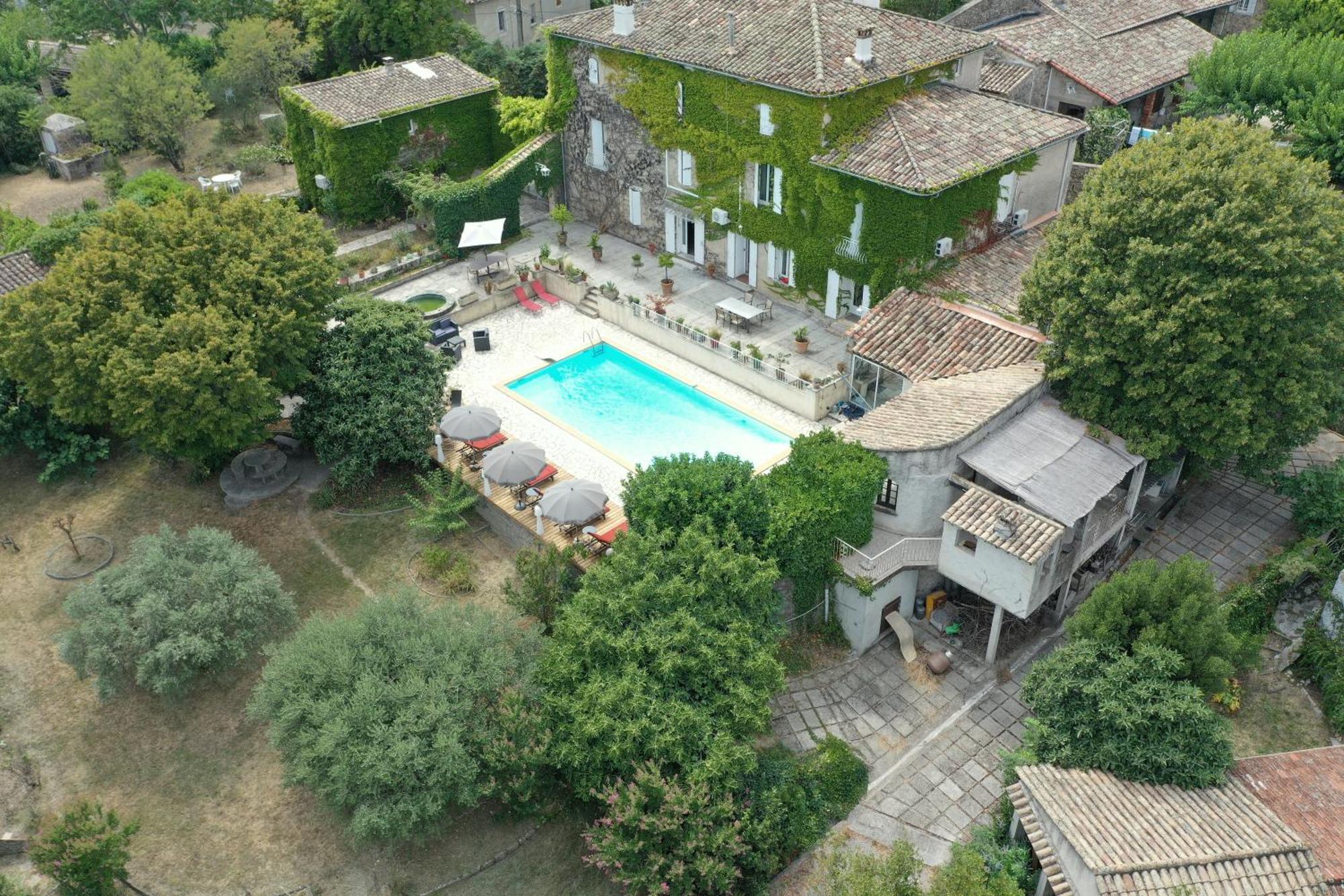 Le Domaine Du Soulier -Gite Et Chambres D'Hotes - La Maison Du Gardien Tornac エクステリア 写真