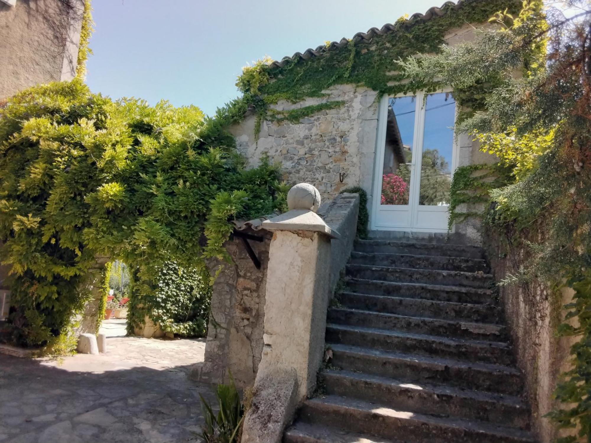 Le Domaine Du Soulier -Gite Et Chambres D'Hotes - La Maison Du Gardien Tornac エクステリア 写真