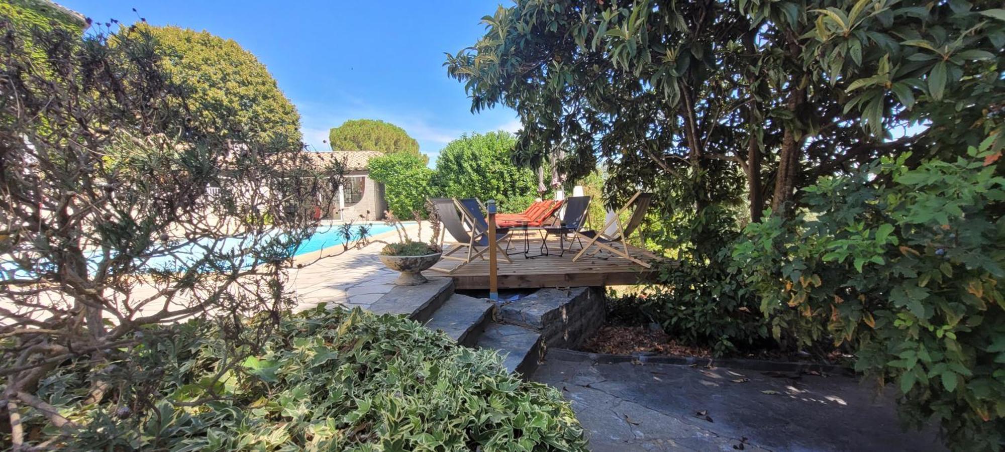 Le Domaine Du Soulier -Gite Et Chambres D'Hotes - La Maison Du Gardien Tornac エクステリア 写真