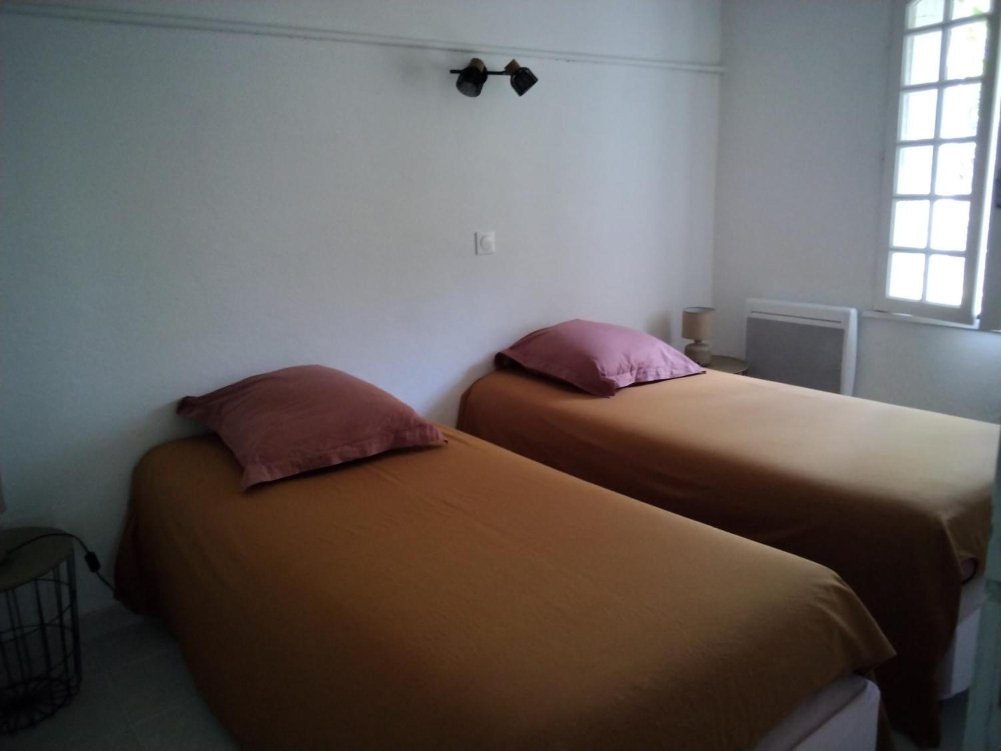 Le Domaine Du Soulier -Gite Et Chambres D'Hotes - La Maison Du Gardien Tornac エクステリア 写真