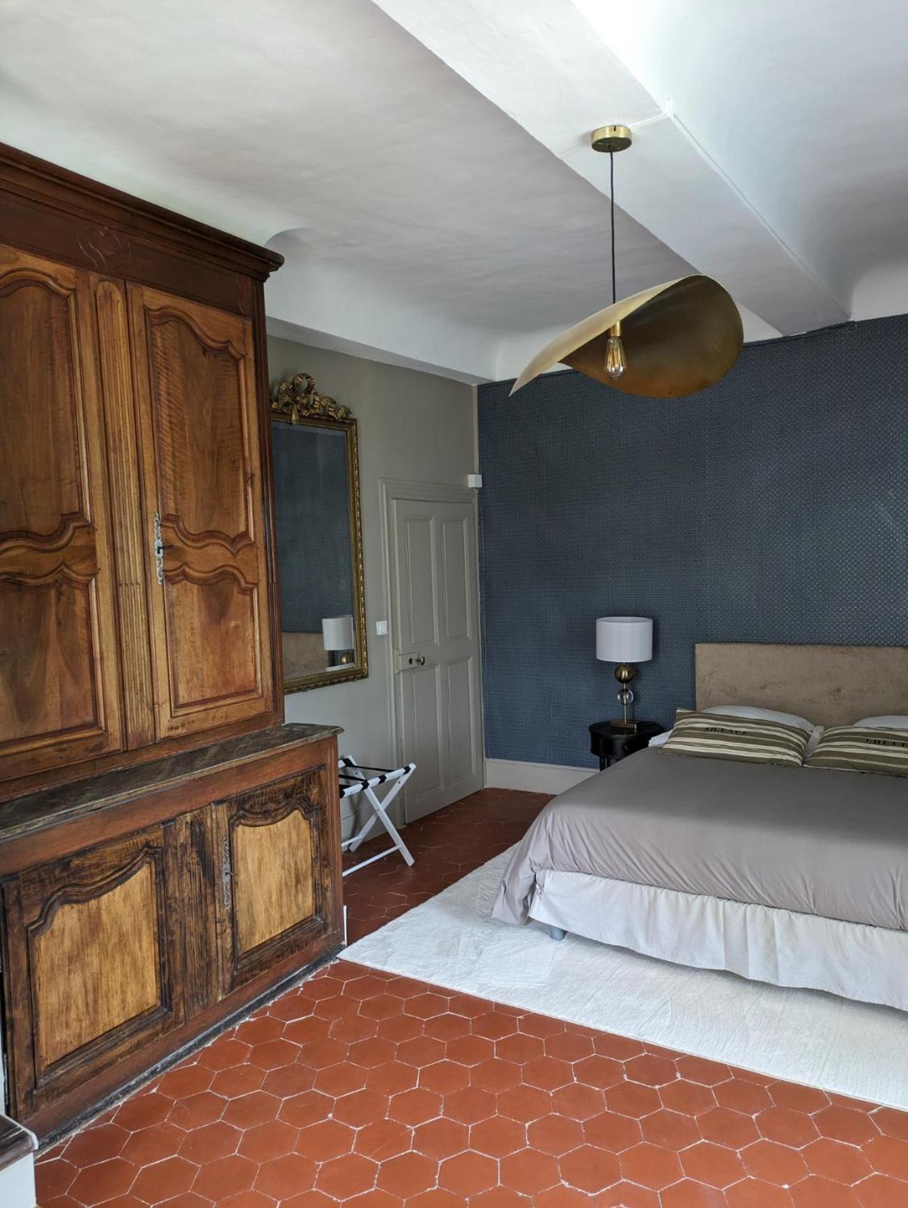 Le Domaine Du Soulier -Gite Et Chambres D'Hotes - La Maison Du Gardien Tornac エクステリア 写真