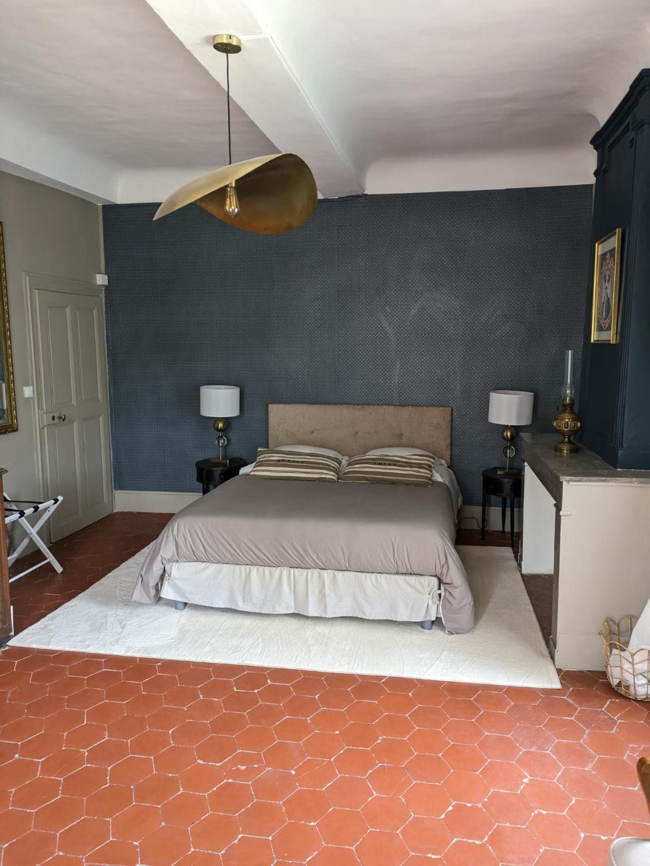 Le Domaine Du Soulier -Gite Et Chambres D'Hotes - La Maison Du Gardien Tornac エクステリア 写真