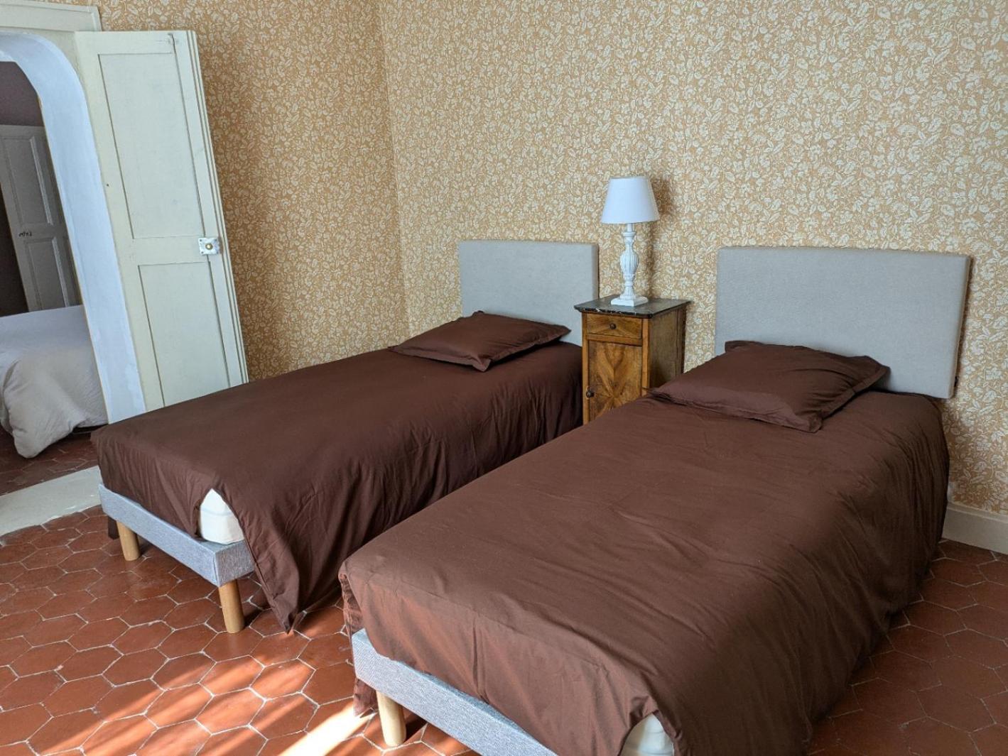 Le Domaine Du Soulier -Gite Et Chambres D'Hotes - La Maison Du Gardien Tornac エクステリア 写真